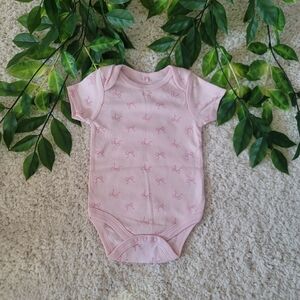 Baby Girl Light Pink Bow Onesie (6-9 Months)